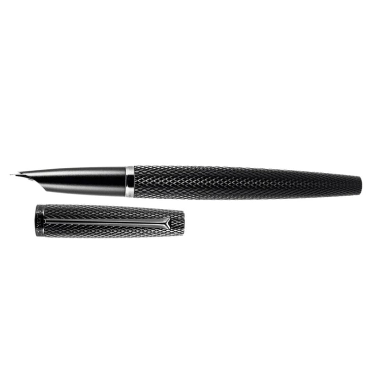 Diplomat Viper Fountain Pen - Black Guilloche F/M