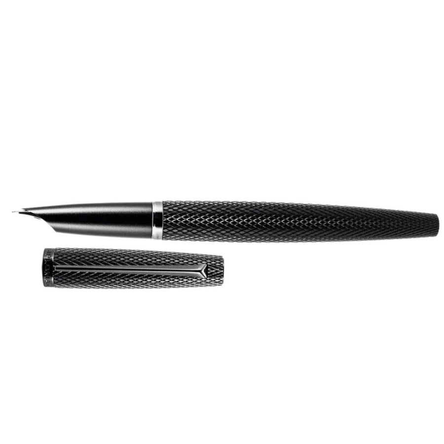 Diplomat Viper Fountain Pen - Black Guilloche F/M