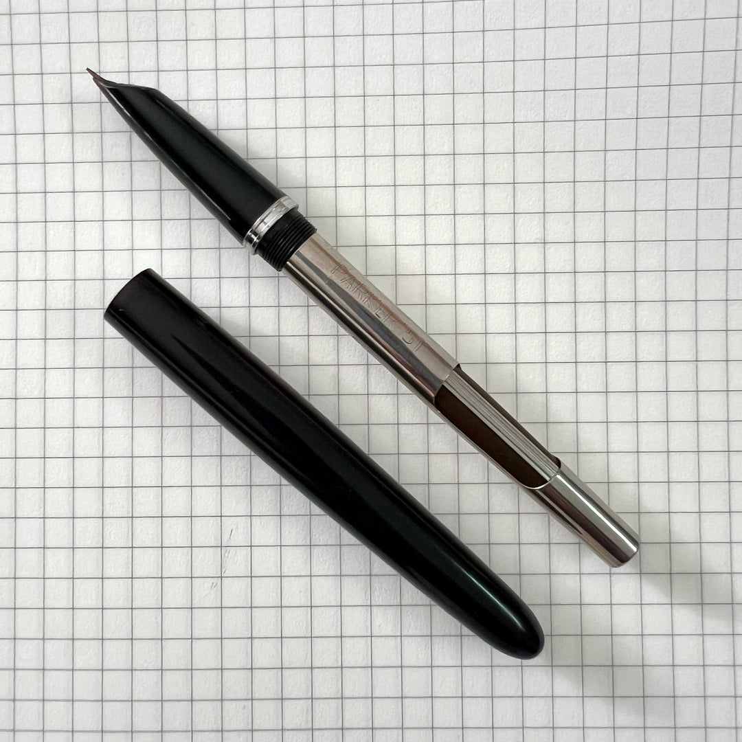 Pre-Loved Parker Vintage 51 Black and Gold Fountain Pen