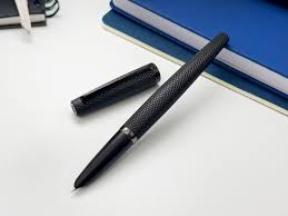 Diplomat Viper Fountain Pen - Black Guilloche F/M