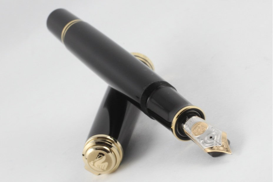 Pelikan M1000 Souverän Black Fountain Pen With Gold