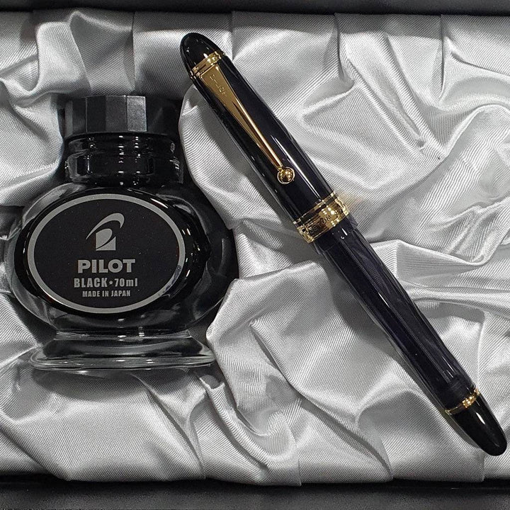 Pilot Custom 823 Fountain Pen - Black Broad